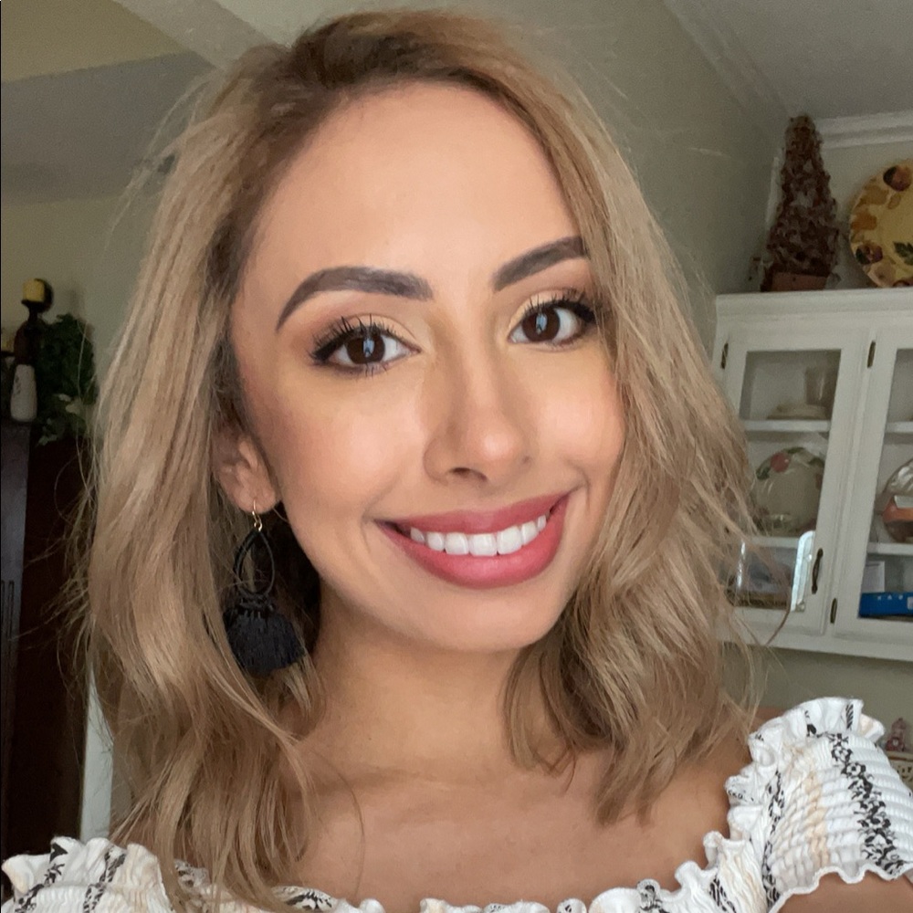 Meet your Posher, Selina